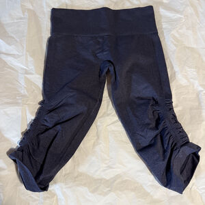Lululemon Leggings Women’s 6 Blue Flow And Go Crop Capri Seamless